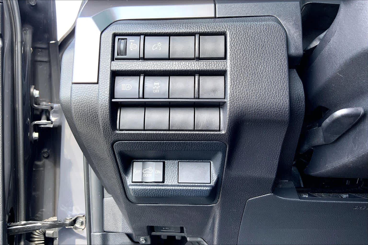 2025 Toyota Tacoma photo 32 of 35