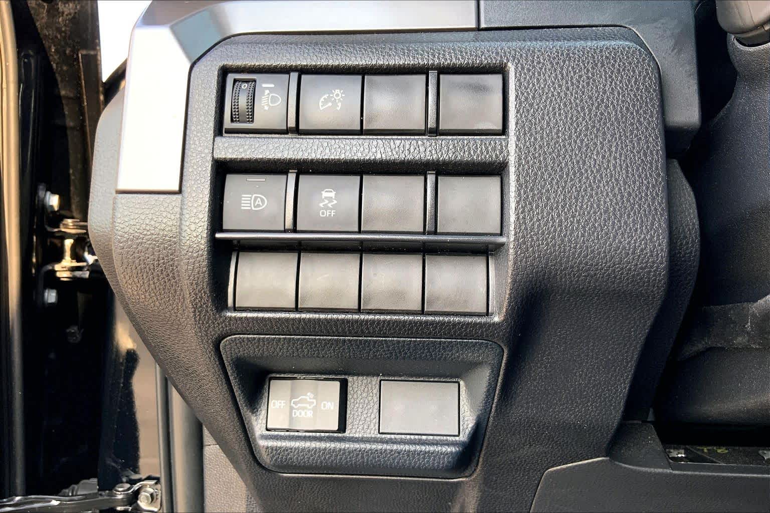 2025 Toyota Tacoma photo 33 of 36