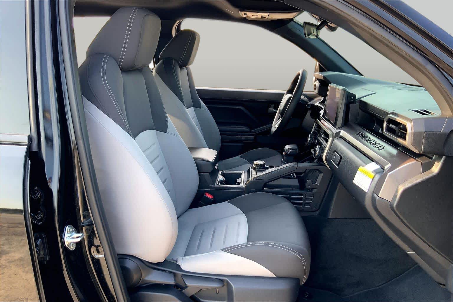 2025 Toyota Tacoma photo 9 of 36