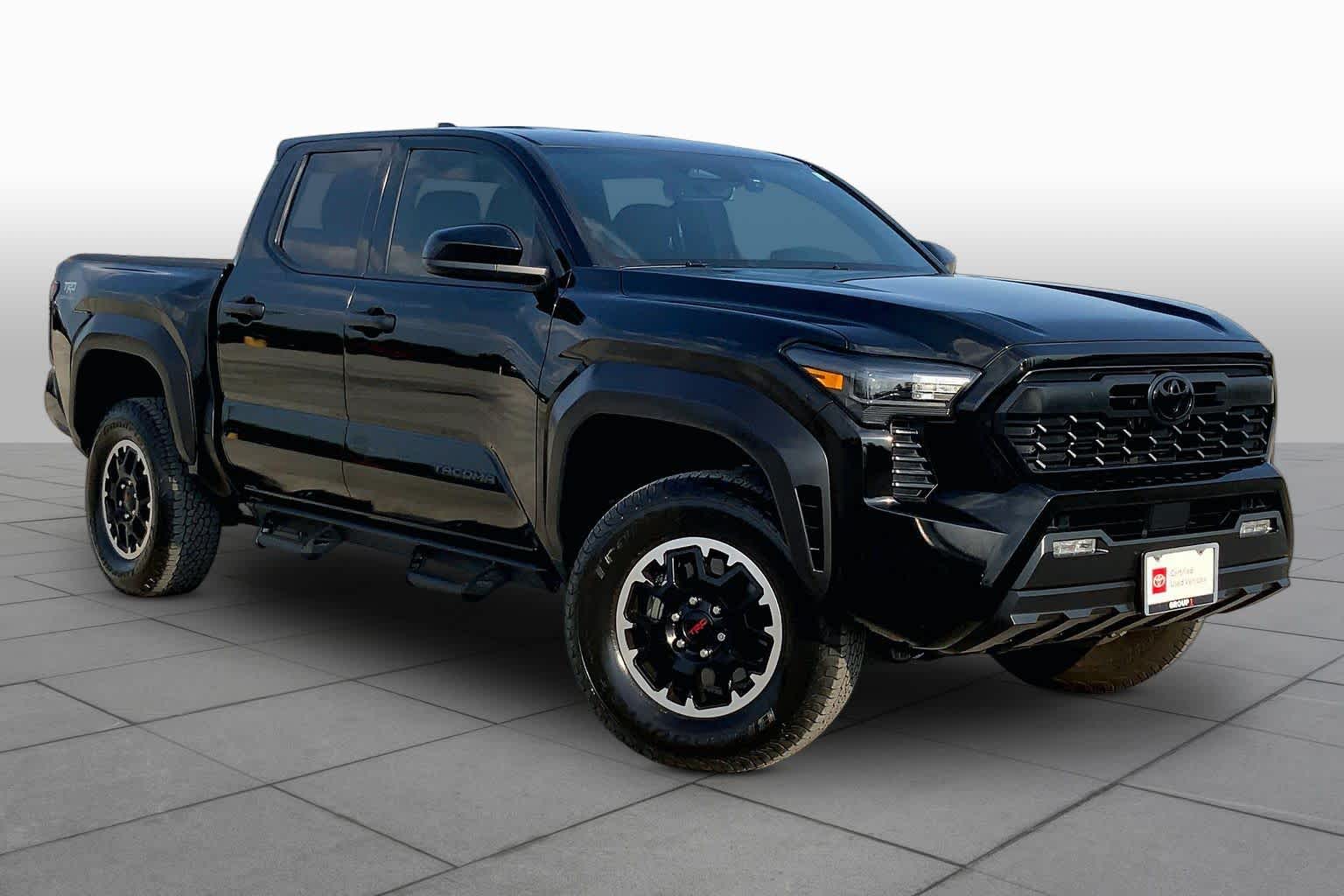2025 Toyota Tacoma photo 3 of 36