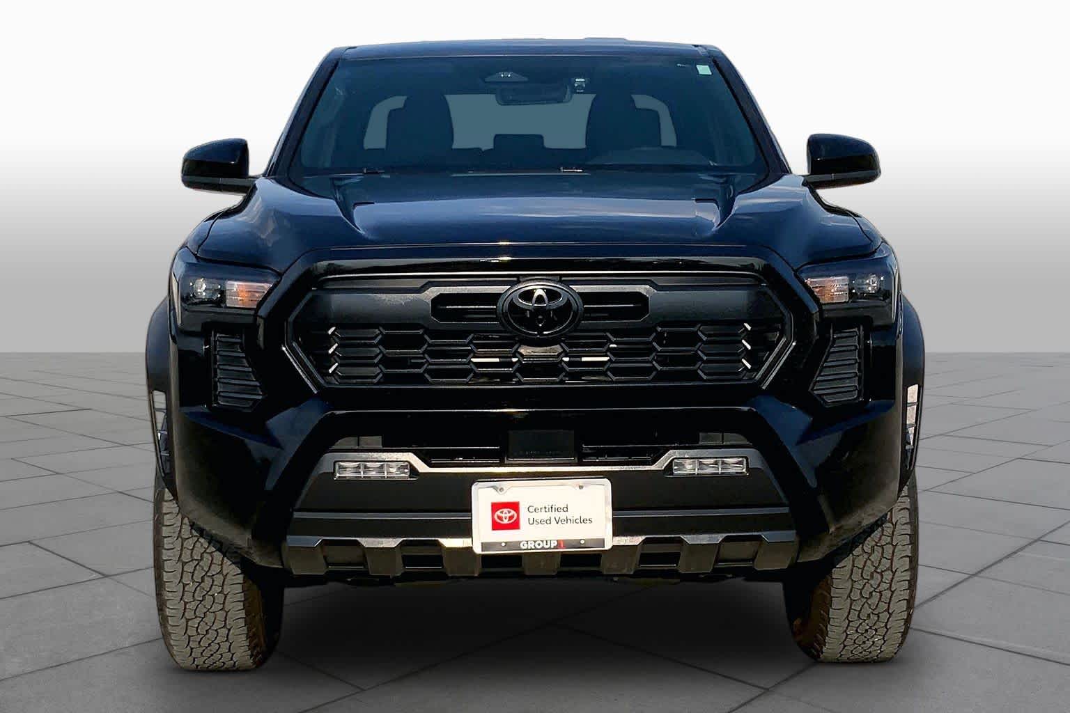 2025 Toyota Tacoma photo 4 of 36