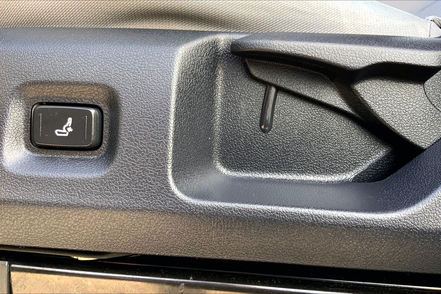 2025 Toyota Tacoma photo 34 of 36