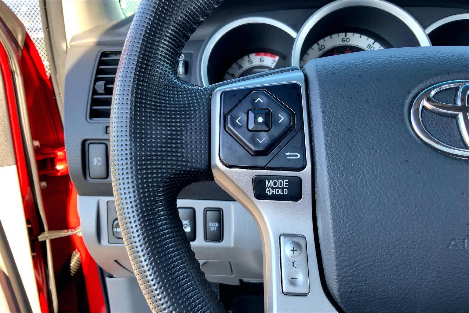 2014 Toyota Tacoma photo 23 of 36
