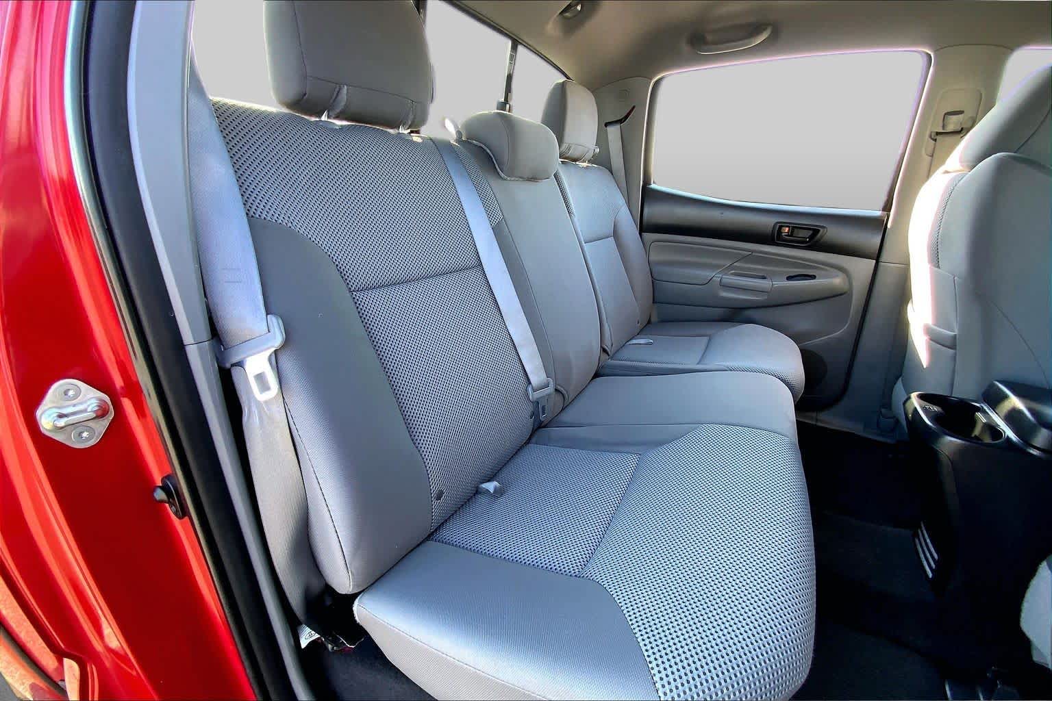 2014 Toyota Tacoma photo 19 of 36