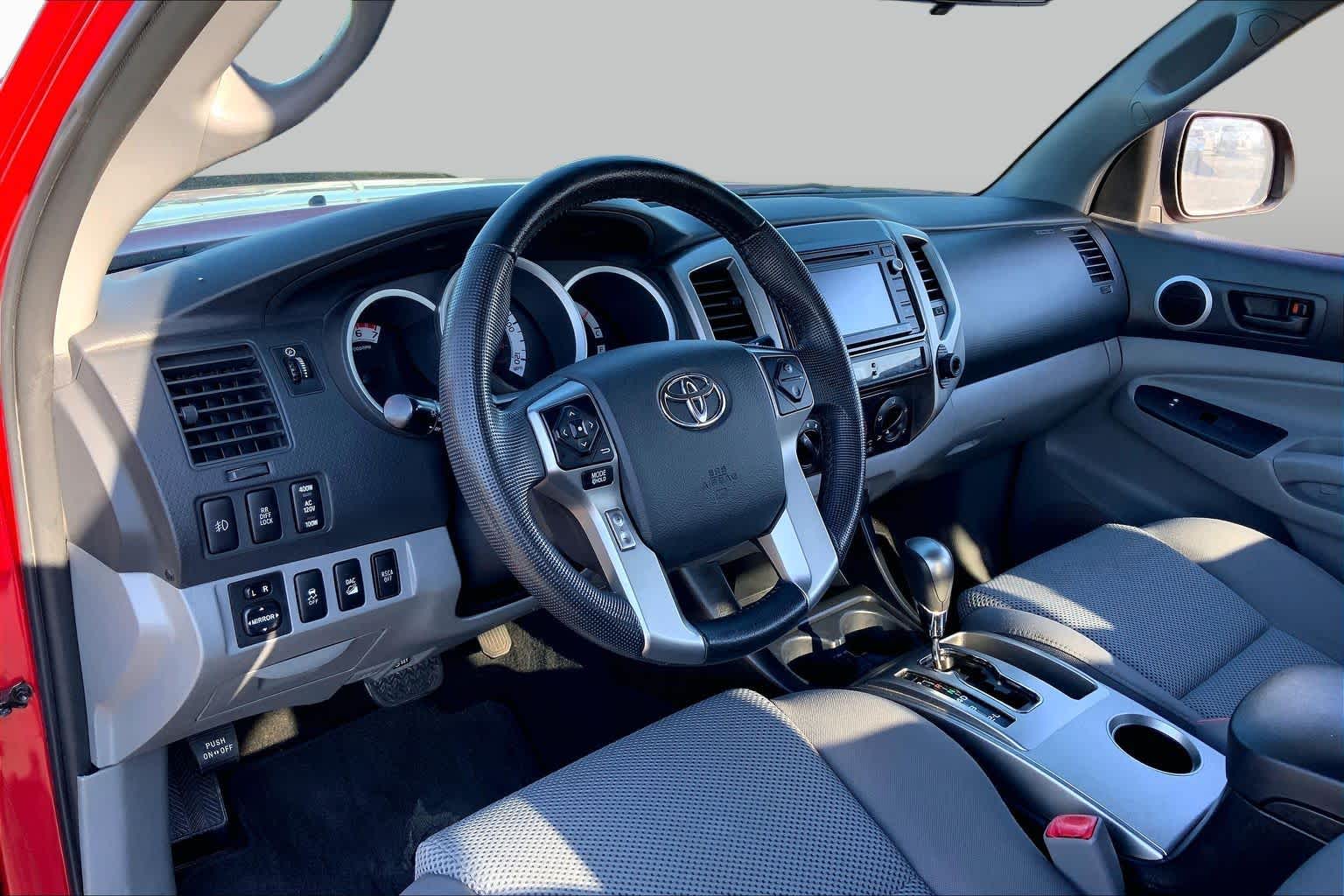 2014 Toyota Tacoma photo 17 of 36
