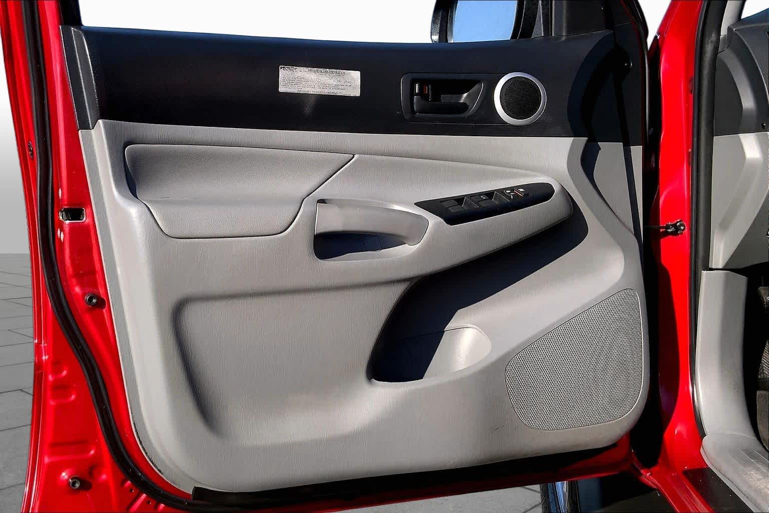 2014 Toyota Tacoma photo 21 of 36