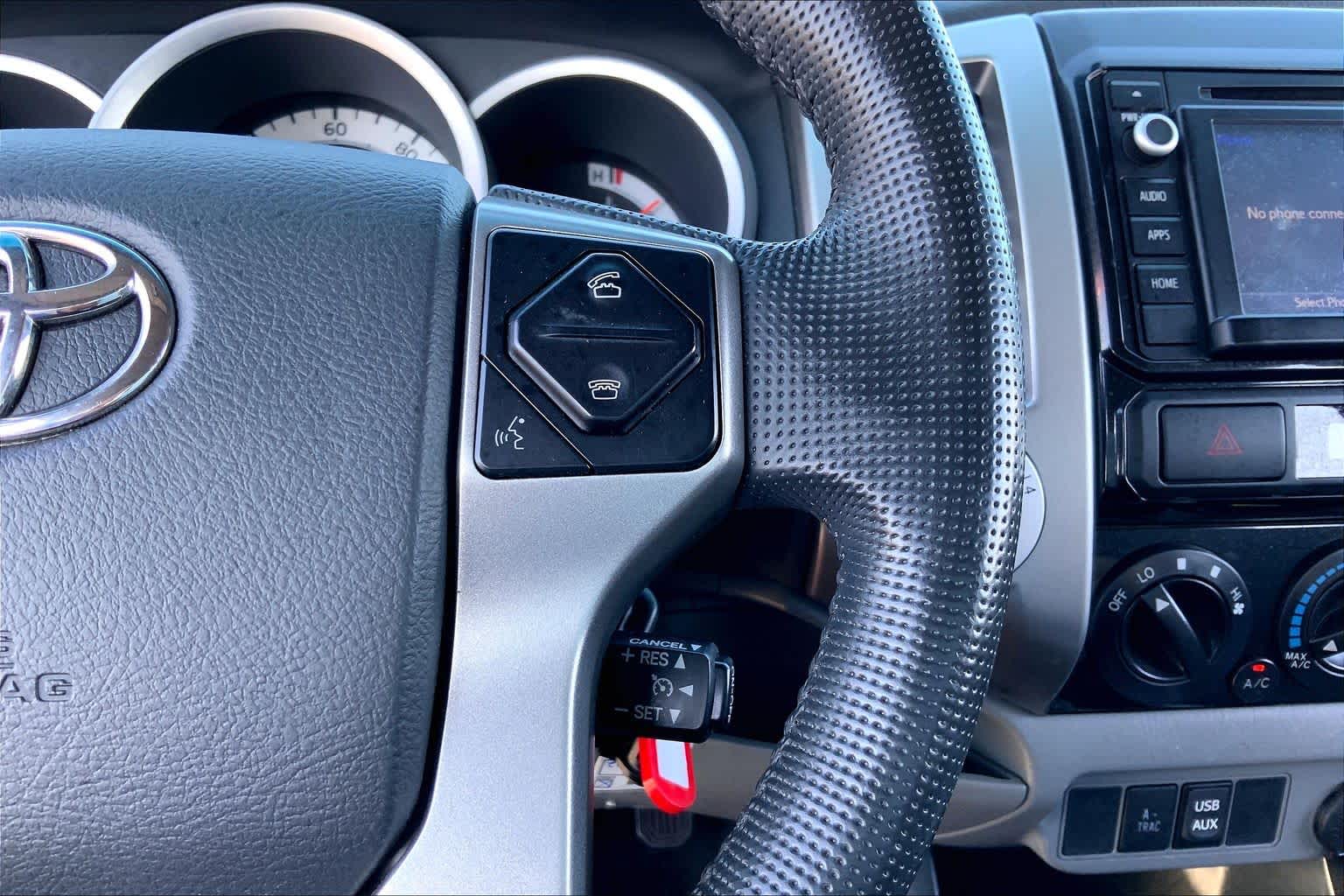 2014 Toyota Tacoma photo 24 of 36