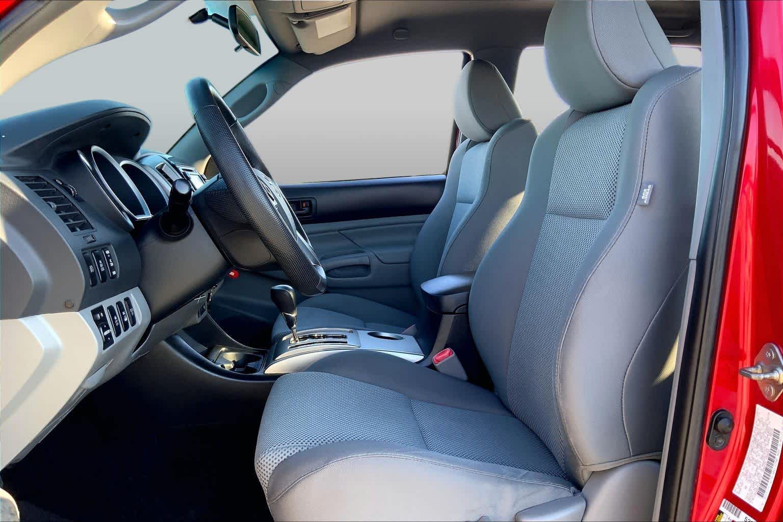 2014 Toyota Tacoma photo 8 of 36