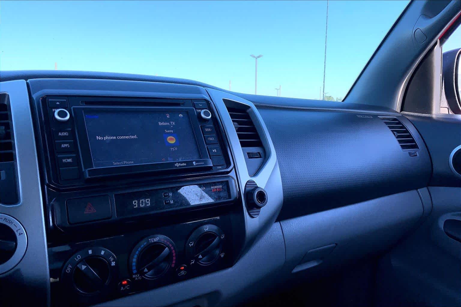 2014 Toyota Tacoma photo 35 of 36