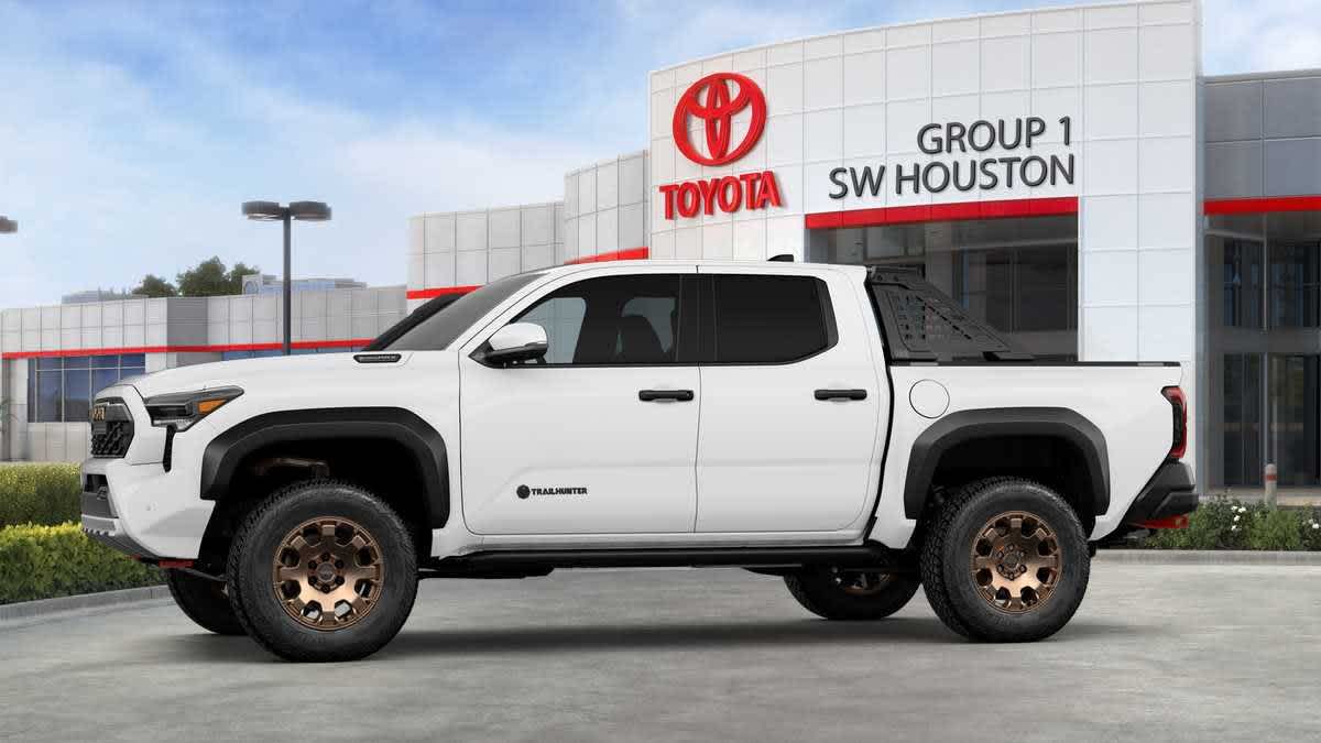 2026 Toyota Tacoma photo 2 of 26