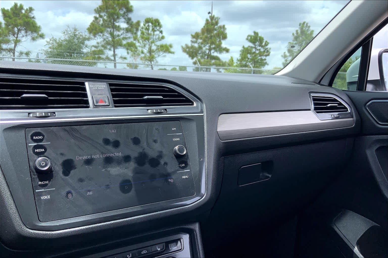 2018 Volkswagen Tiguan SE Pure White at AutoNation USA Katy