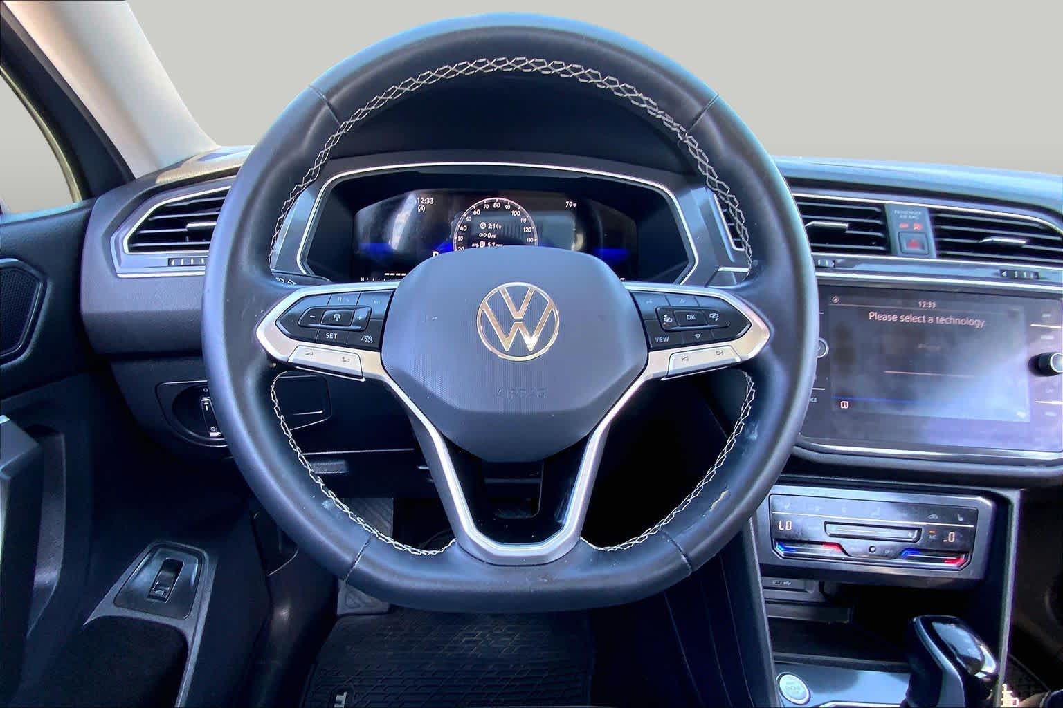 2024 Volkswagen Tiguan photo 6 of 36