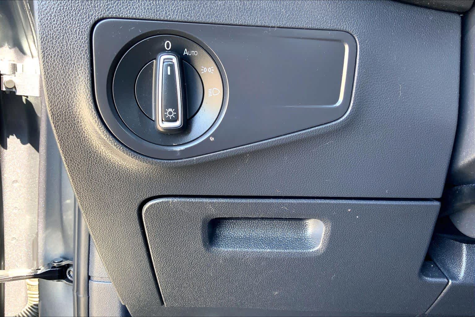 2024 Volkswagen Tiguan photo 33 of 36
