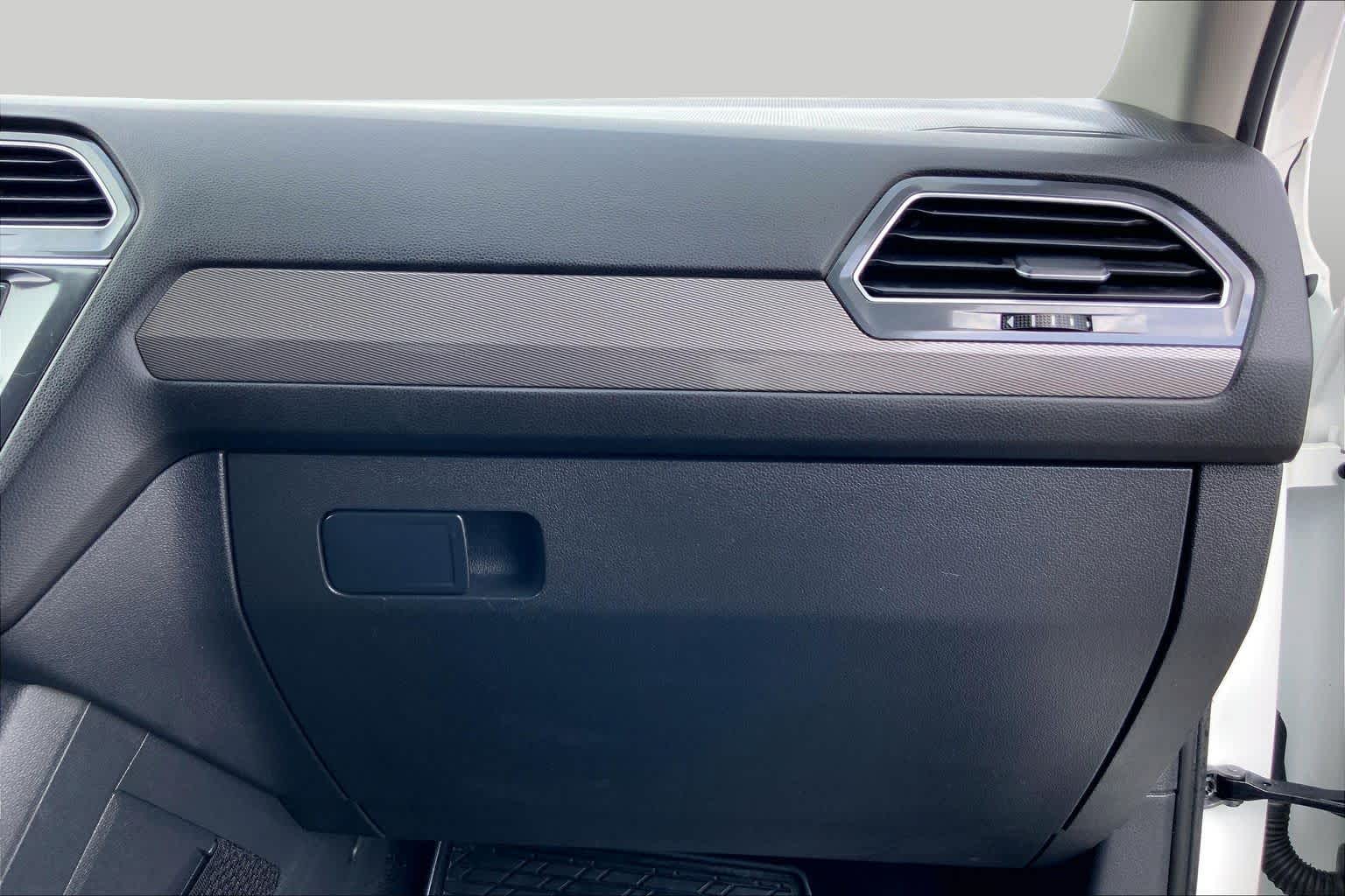 2023 Volkswagen Tiguan SE Opal White Pearl at Friendly Ford Crosby