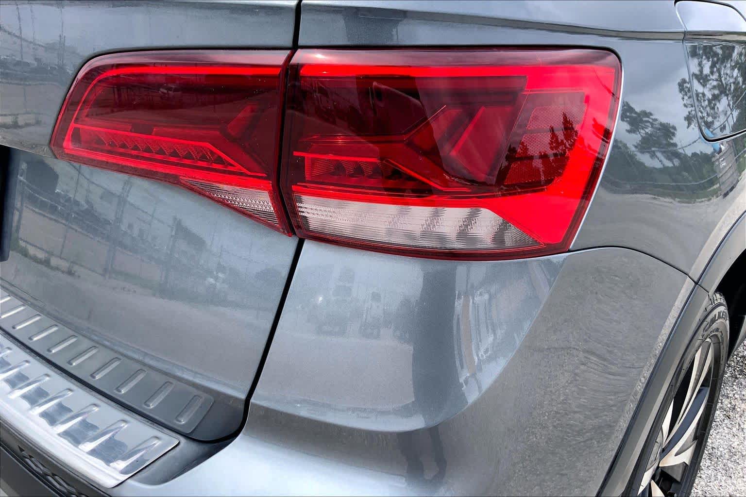 2022 Volkswagen Taos SE Platinum Gray Metallic at Lexus Southwest Houston