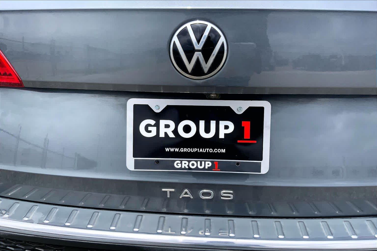 2022 Volkswagen Taos SE Platinum Gray Metallic at Lexus Southwest Houston