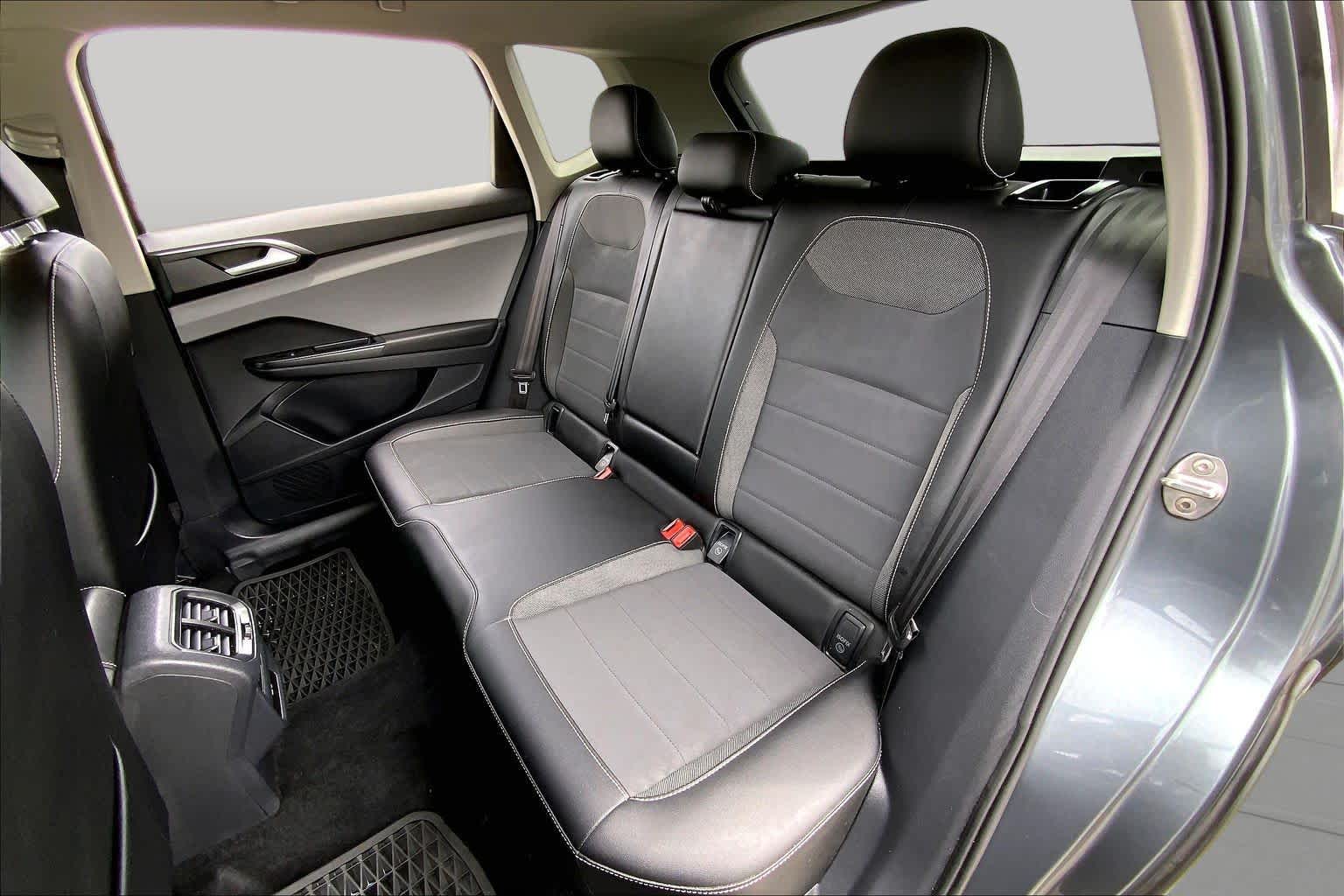 2022 Volkswagen Taos SE Platinum Gray Metallic at Lexus Southwest Houston