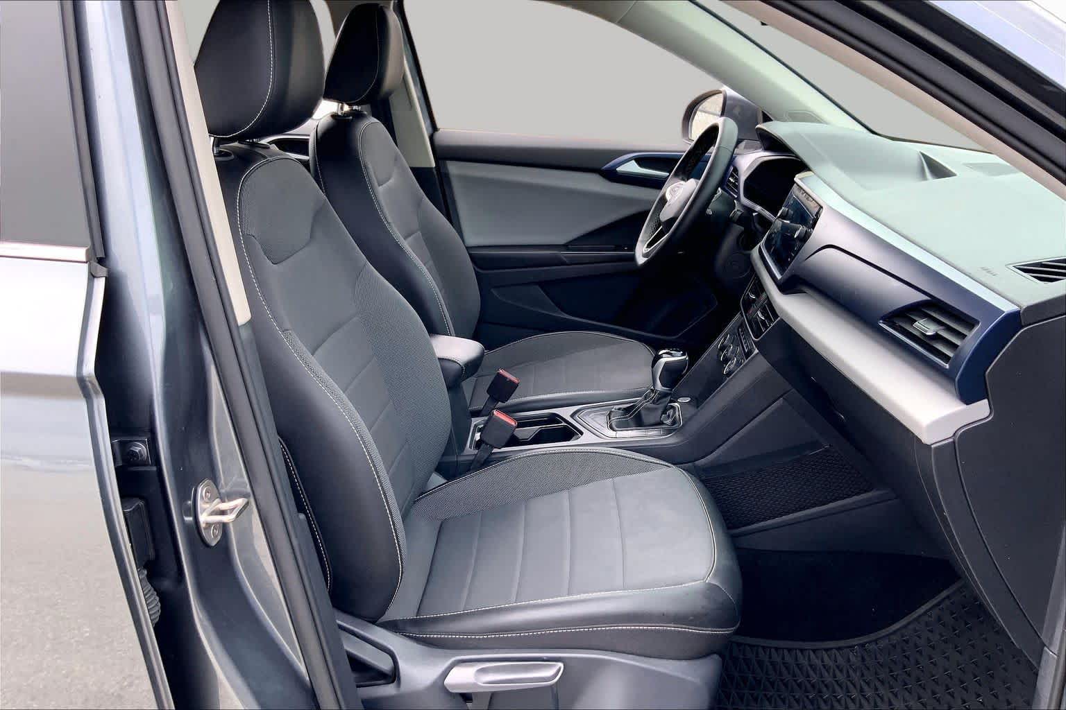 2022 Volkswagen Taos SE Platinum Gray Metallic at Lexus Southwest Houston
