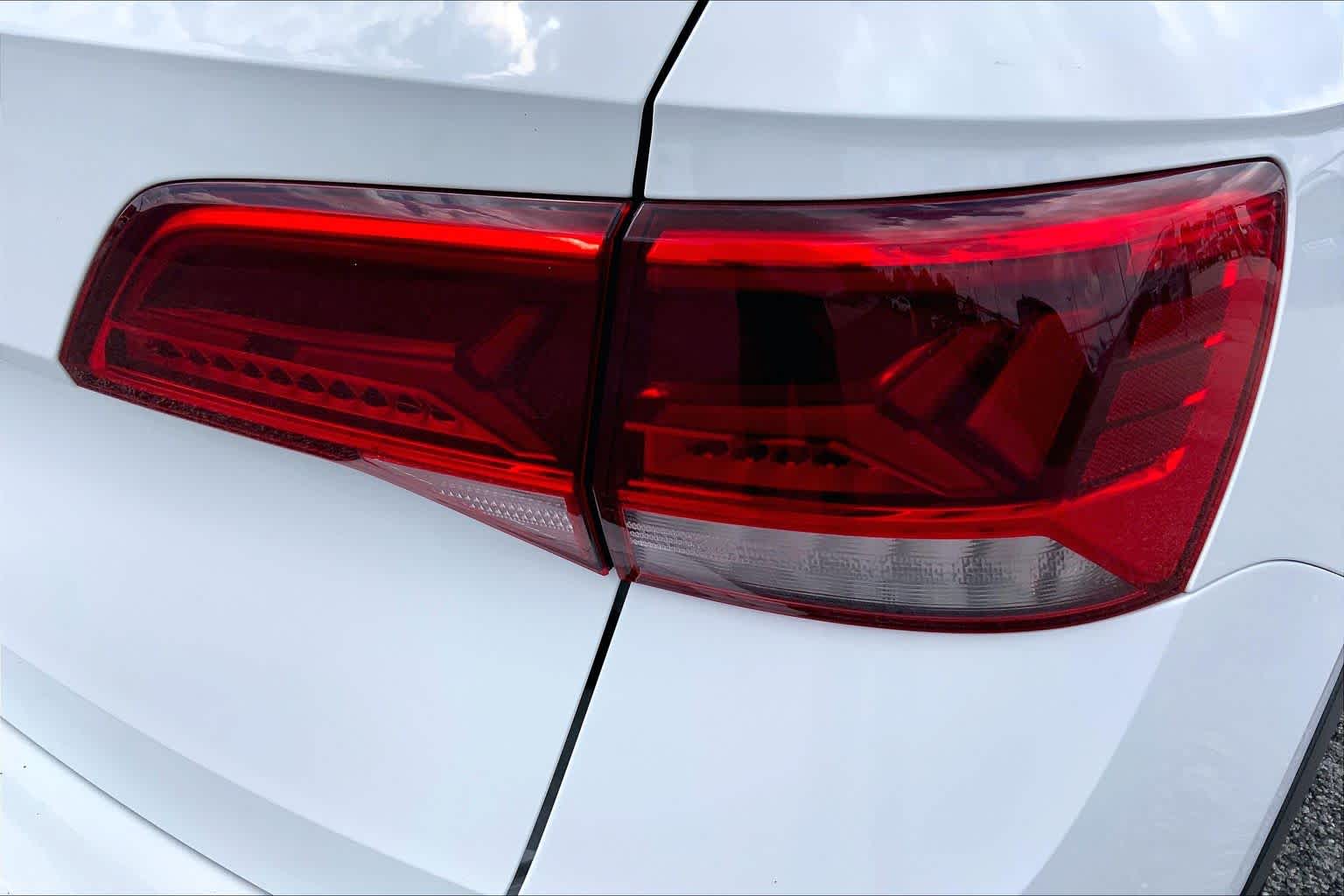 2022 Volkswagen Taos SE Pure White at Westside Kia