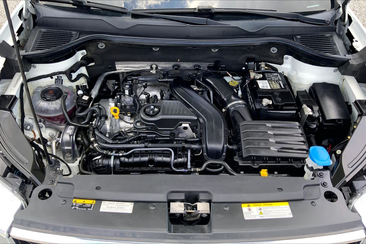 2022 Volkswagen Taos SE Pure White at Westside Kia
