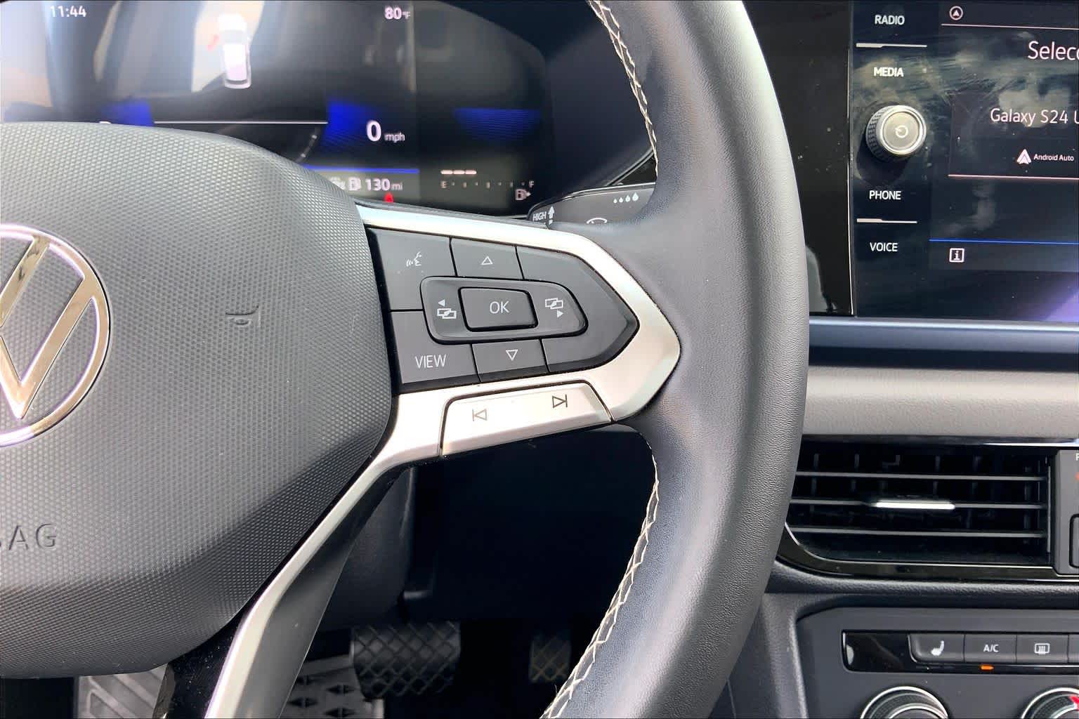 2022 Volkswagen Taos SE Pure White at Westside Kia