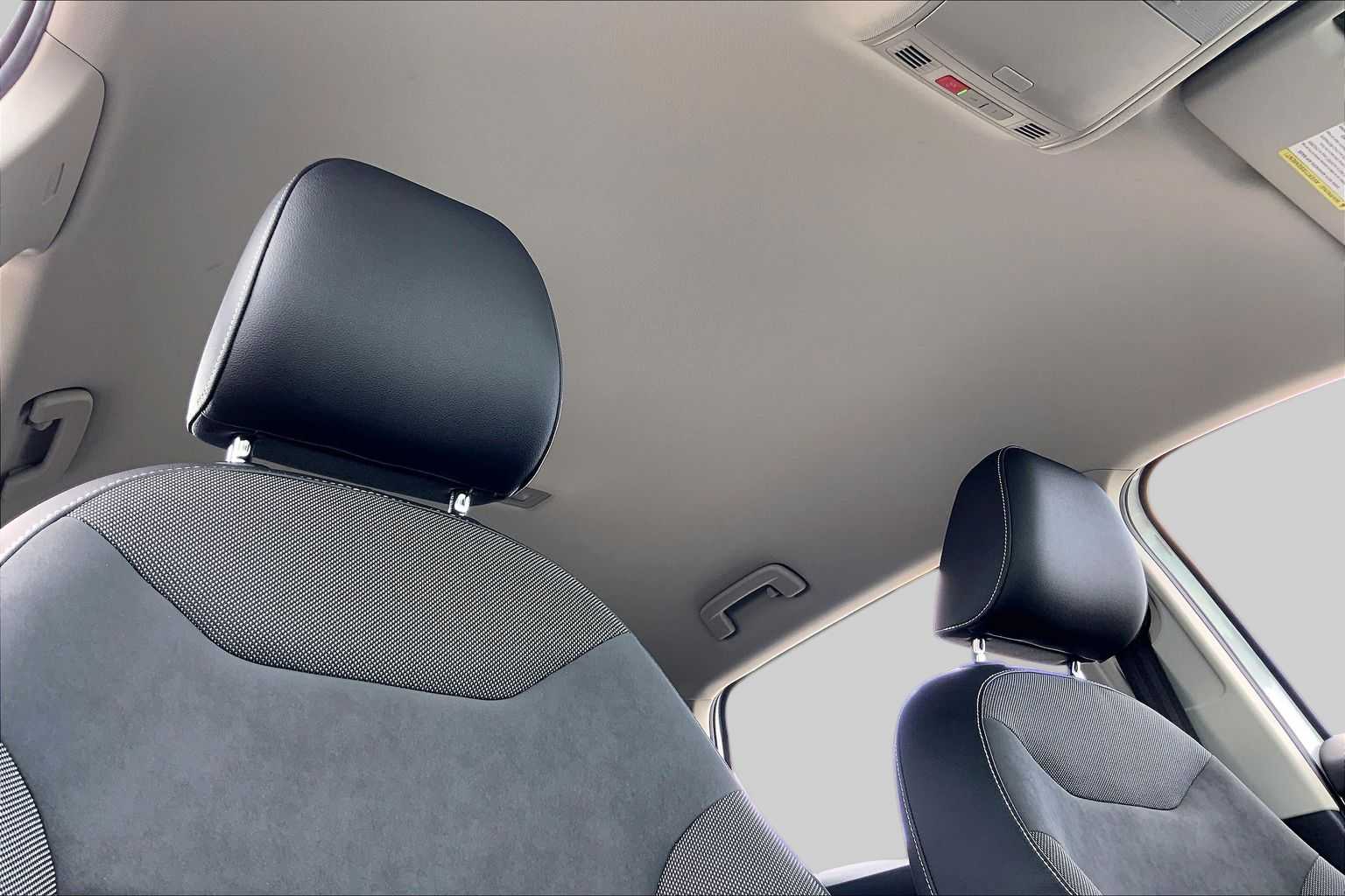 2022 Volkswagen Taos SE Pure White at Westside Kia