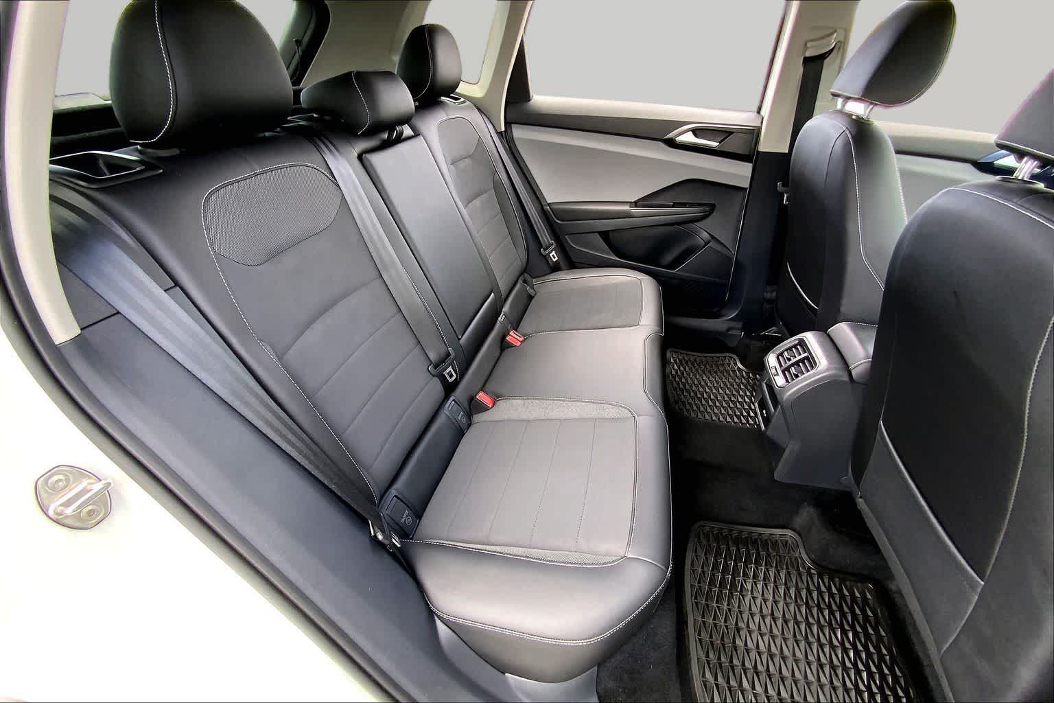 2022 Volkswagen Taos SE Pure White at Westside Kia