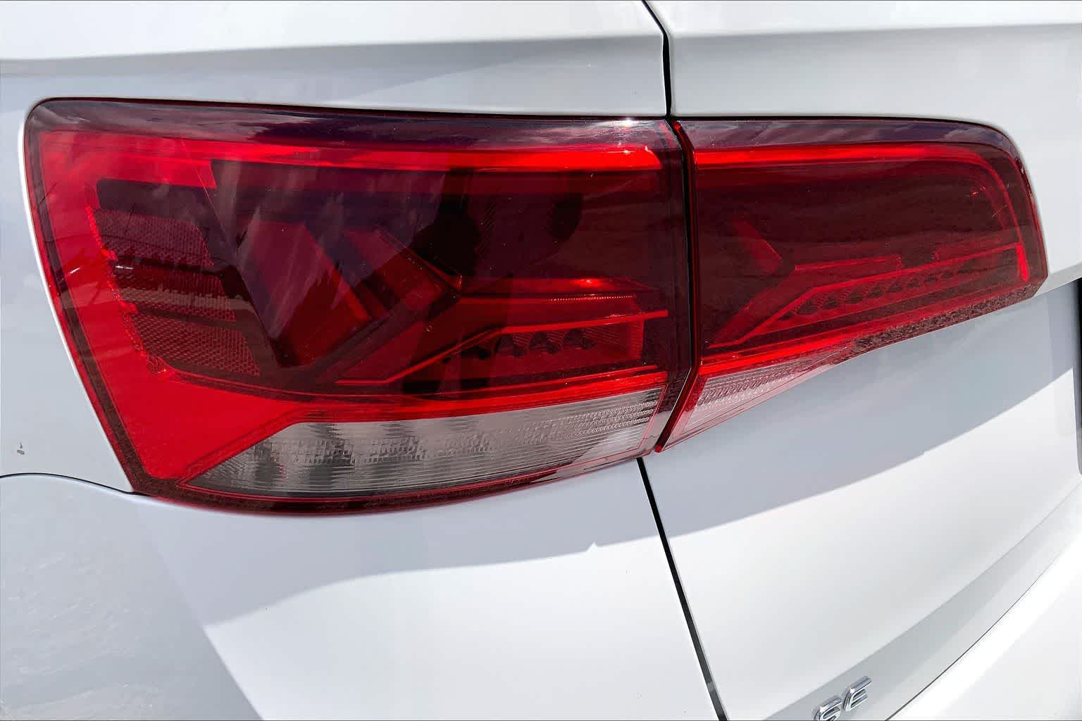 2022 Volkswagen Taos SE Pure White at Westside Kia