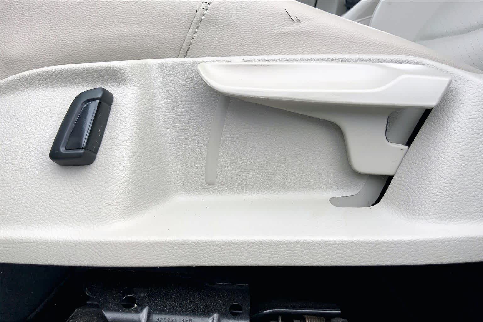 2017 Volkswagen Golf photo 34 of 36