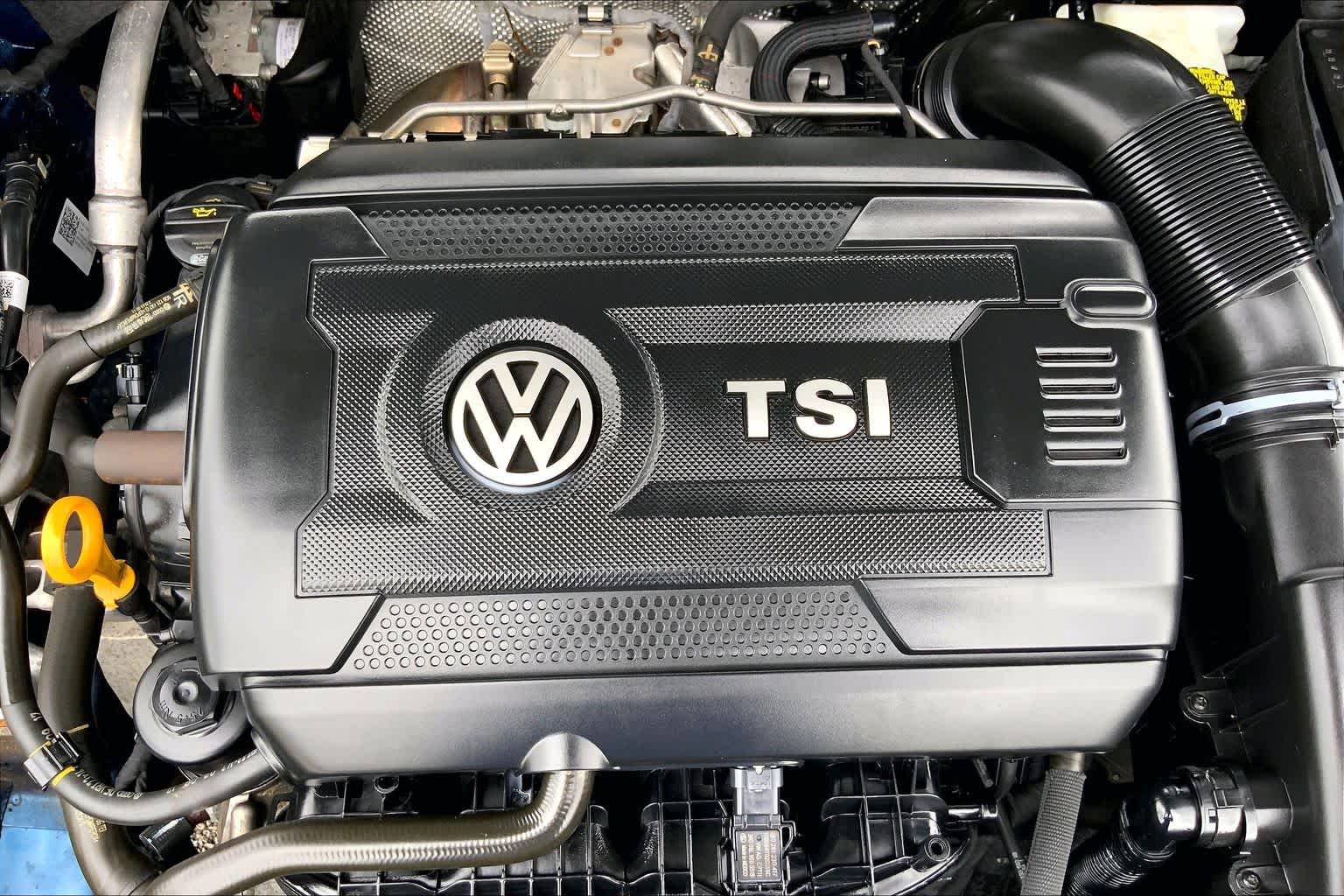 2017 Volkswagen Golf photo 32 of 36