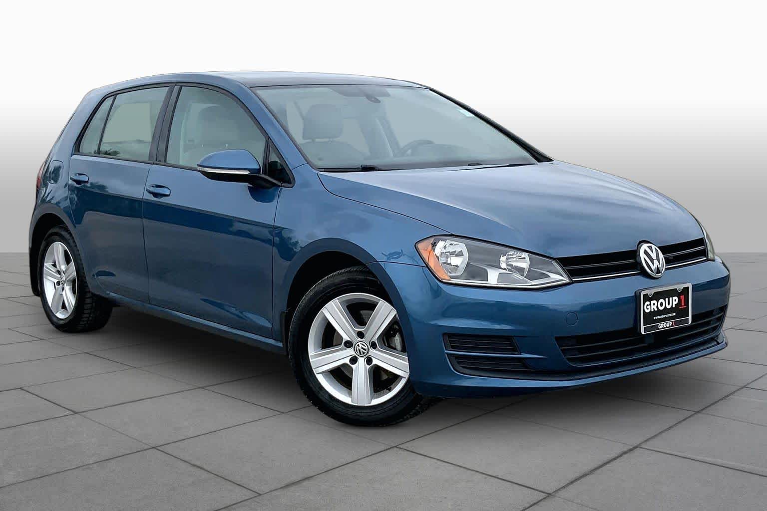 2017 Volkswagen Golf photo 3 of 36