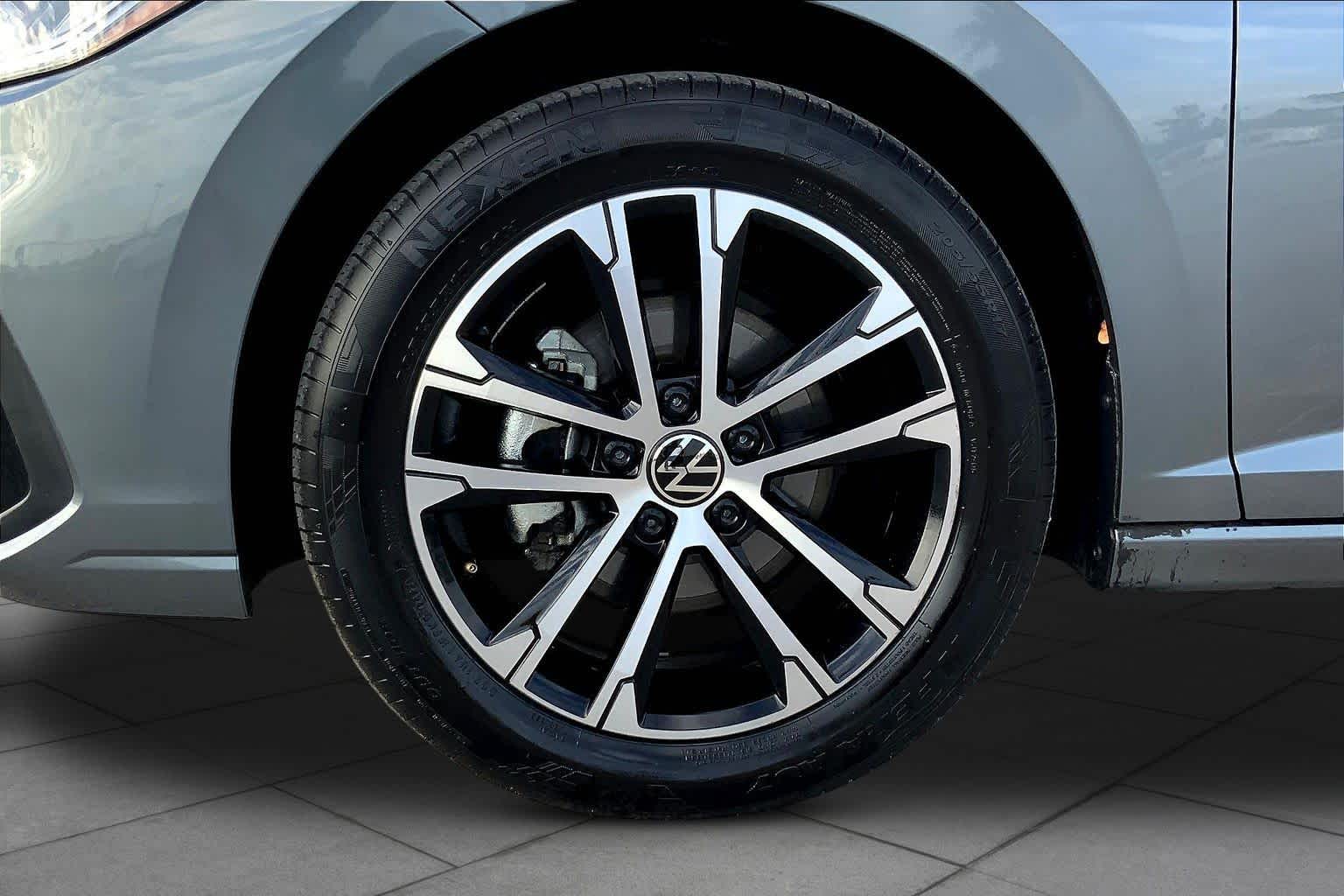 2025 Volkswagen Jetta Sport - 10