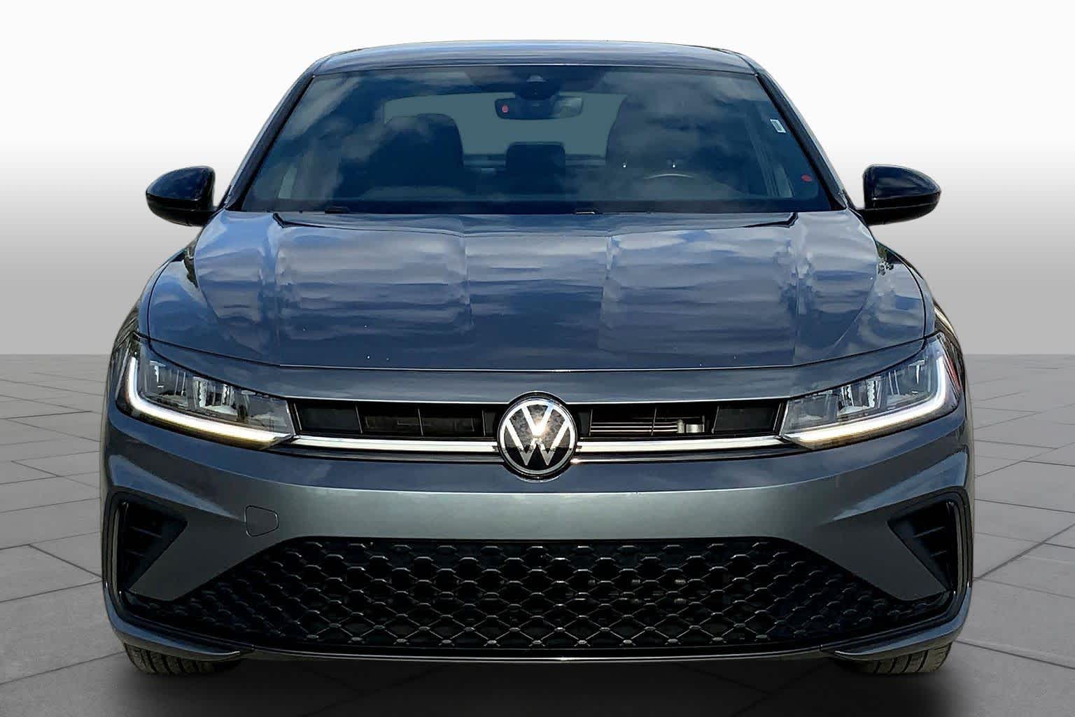 2025 Volkswagen Jetta Sport - 3