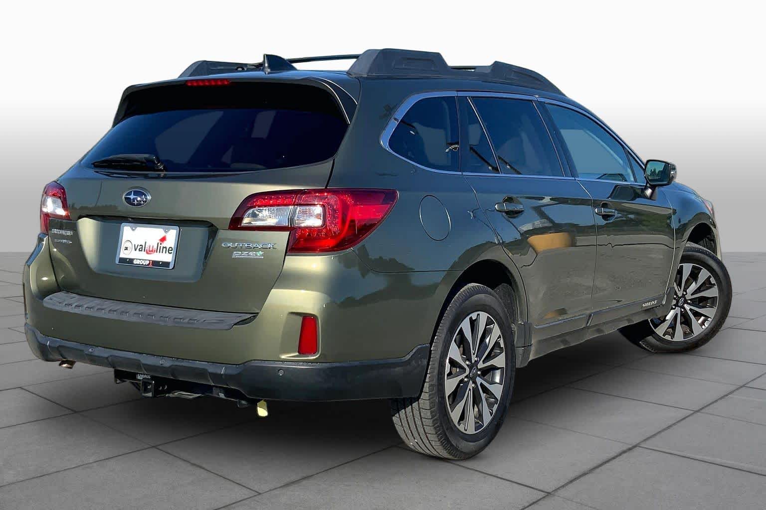 2017 Subaru Outback photo 13 of 35