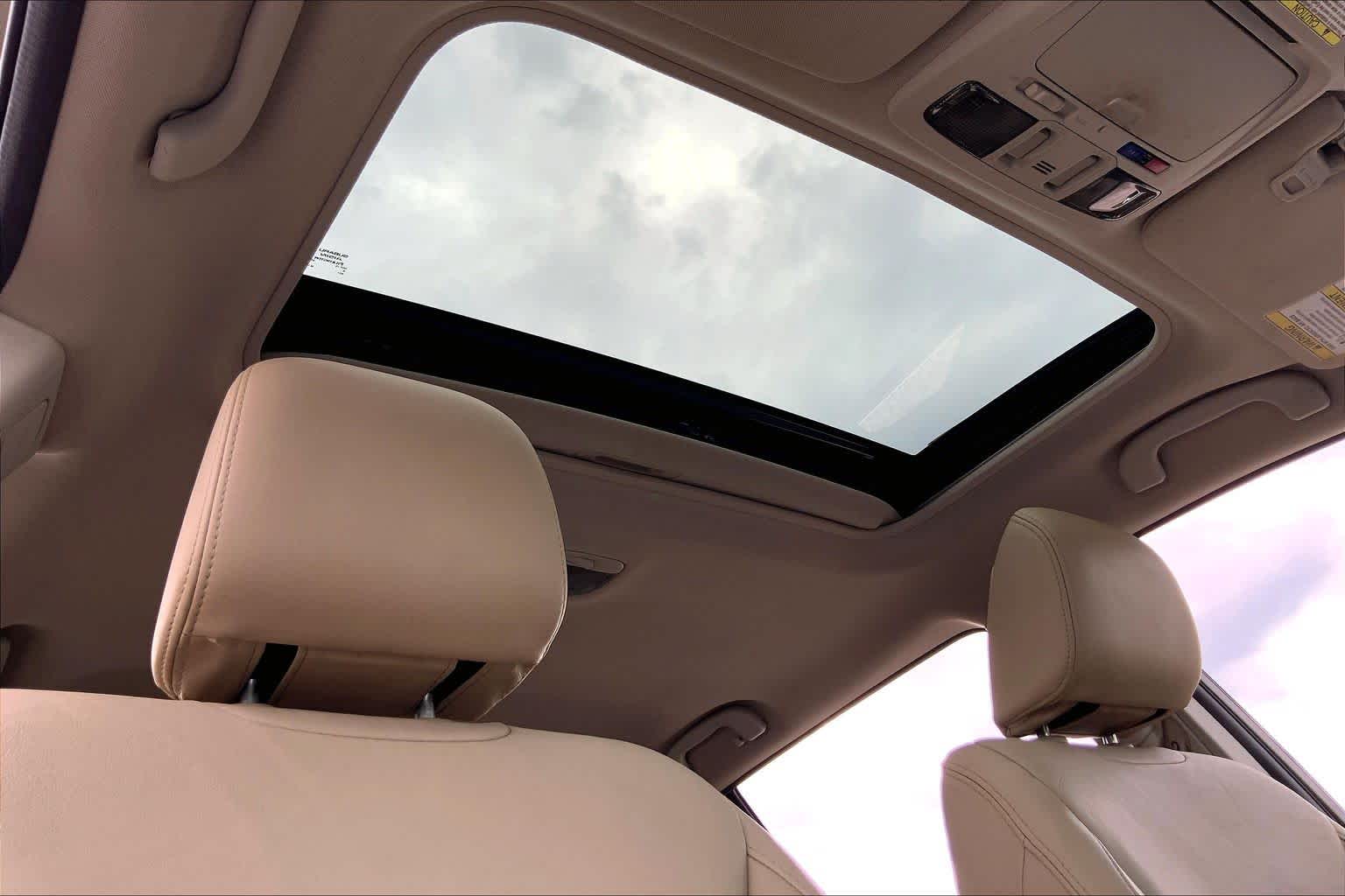 2017 Subaru Outback photo 14 of 35