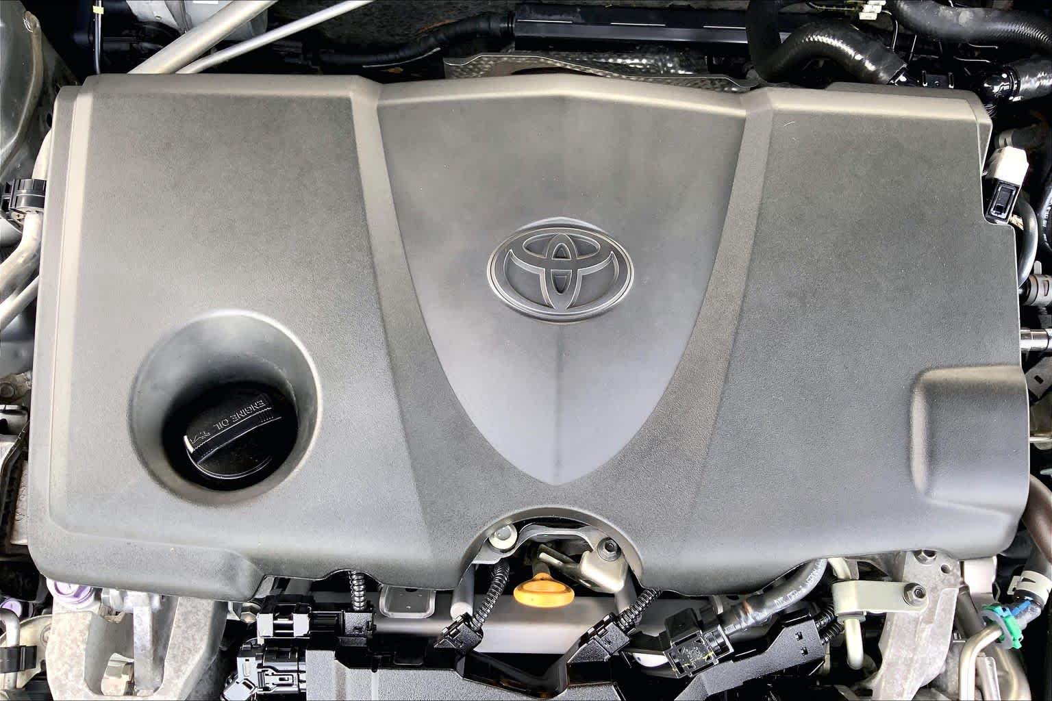 2018 Toyota Camry SE Celestial Silver Metallic at Group 1 Toyota Southwest