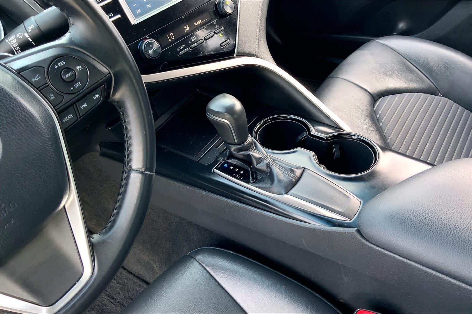 2018 Toyota Camry SE Celestial Silver Metallic at Group 1 Toyota Southwest