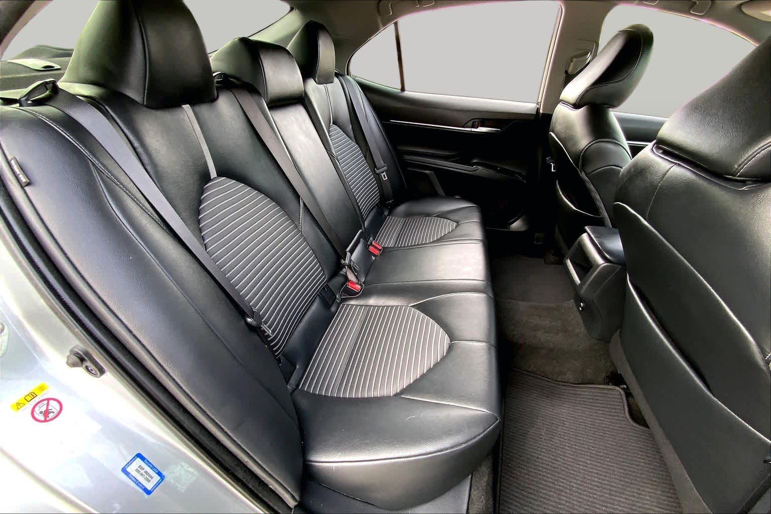 2018 Toyota Camry SE Celestial Silver Metallic at Group 1 Toyota Southwest