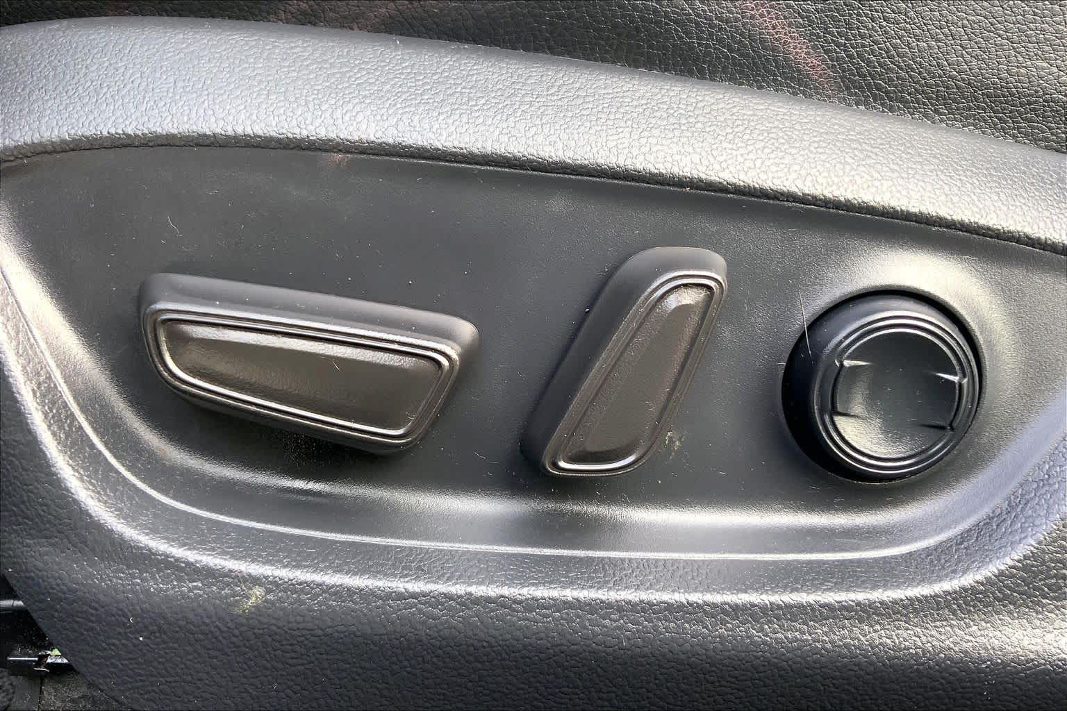 2018 Toyota Camry SE Celestial Silver Metallic at Group 1 Toyota Southwest