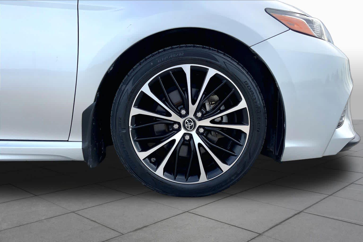 2018 Toyota Camry SE Celestial Silver Metallic at Group 1 Toyota Southwest