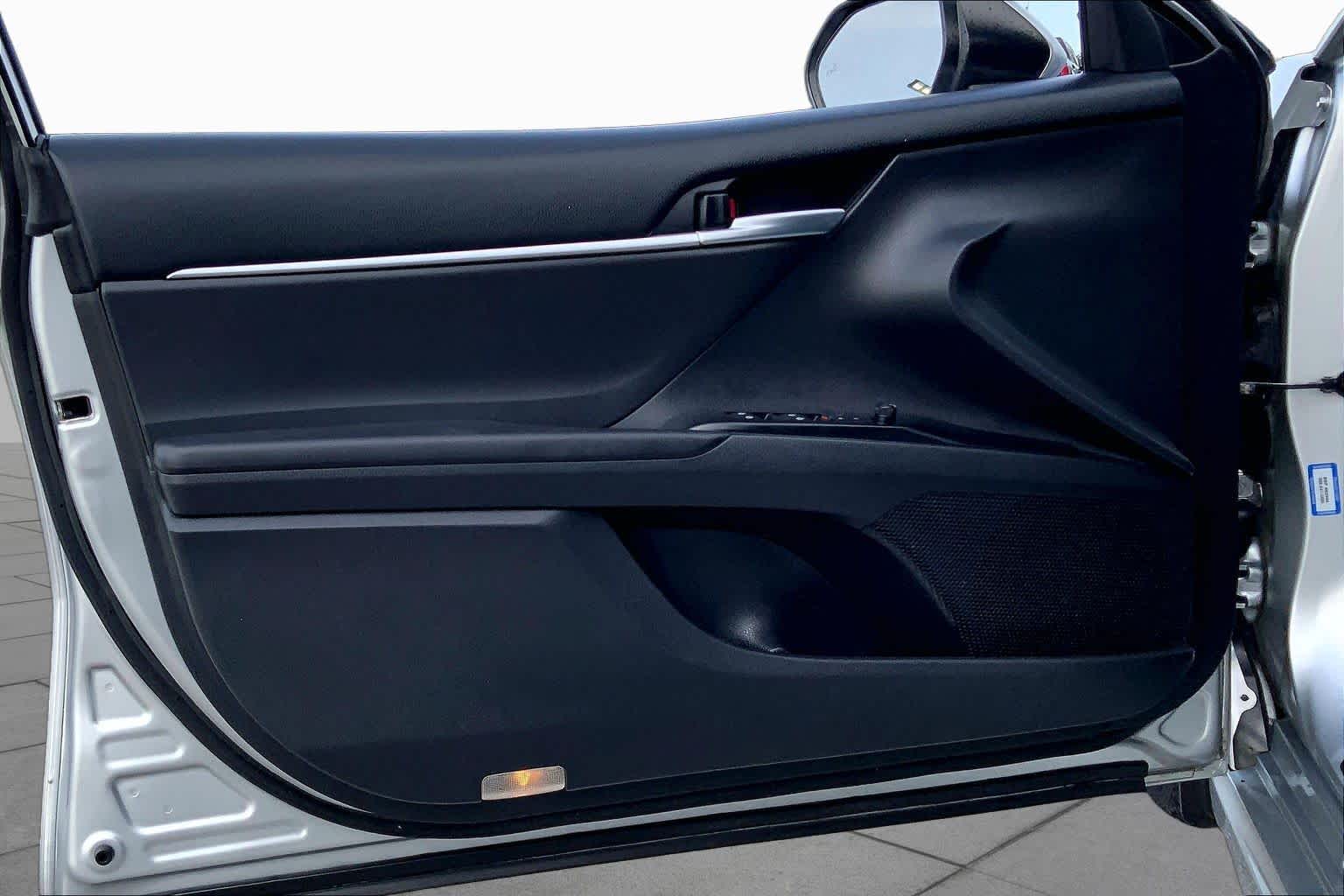 2018 Toyota Camry SE Celestial Silver Metallic at Group 1 Toyota Southwest