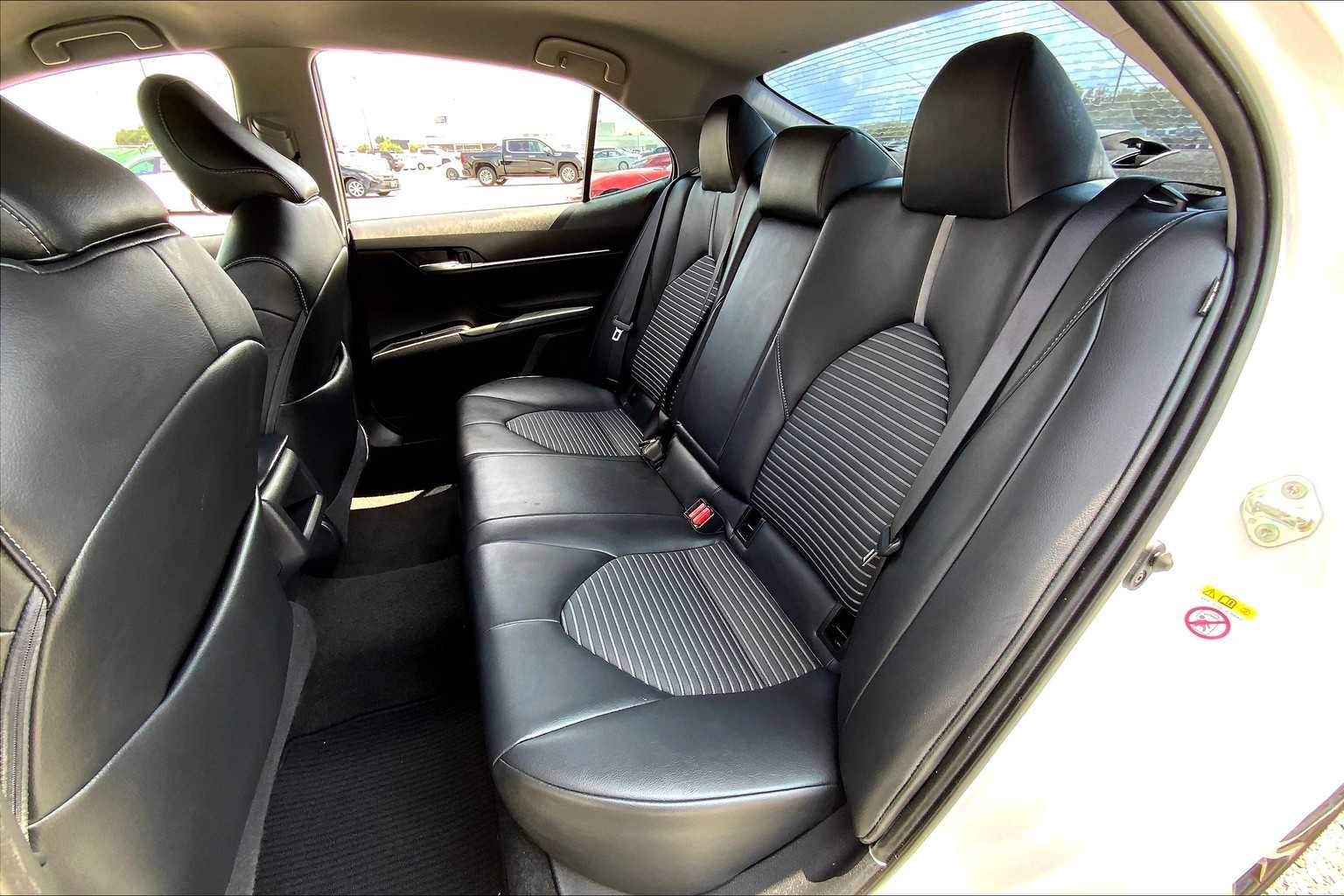 2018 Toyota Camry SE Super White at AutoNation USA Katy