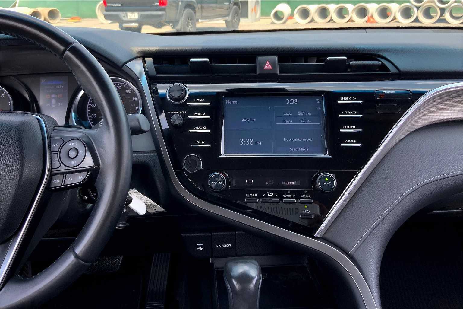 2018 Toyota Camry SE Super White at AutoNation USA Katy