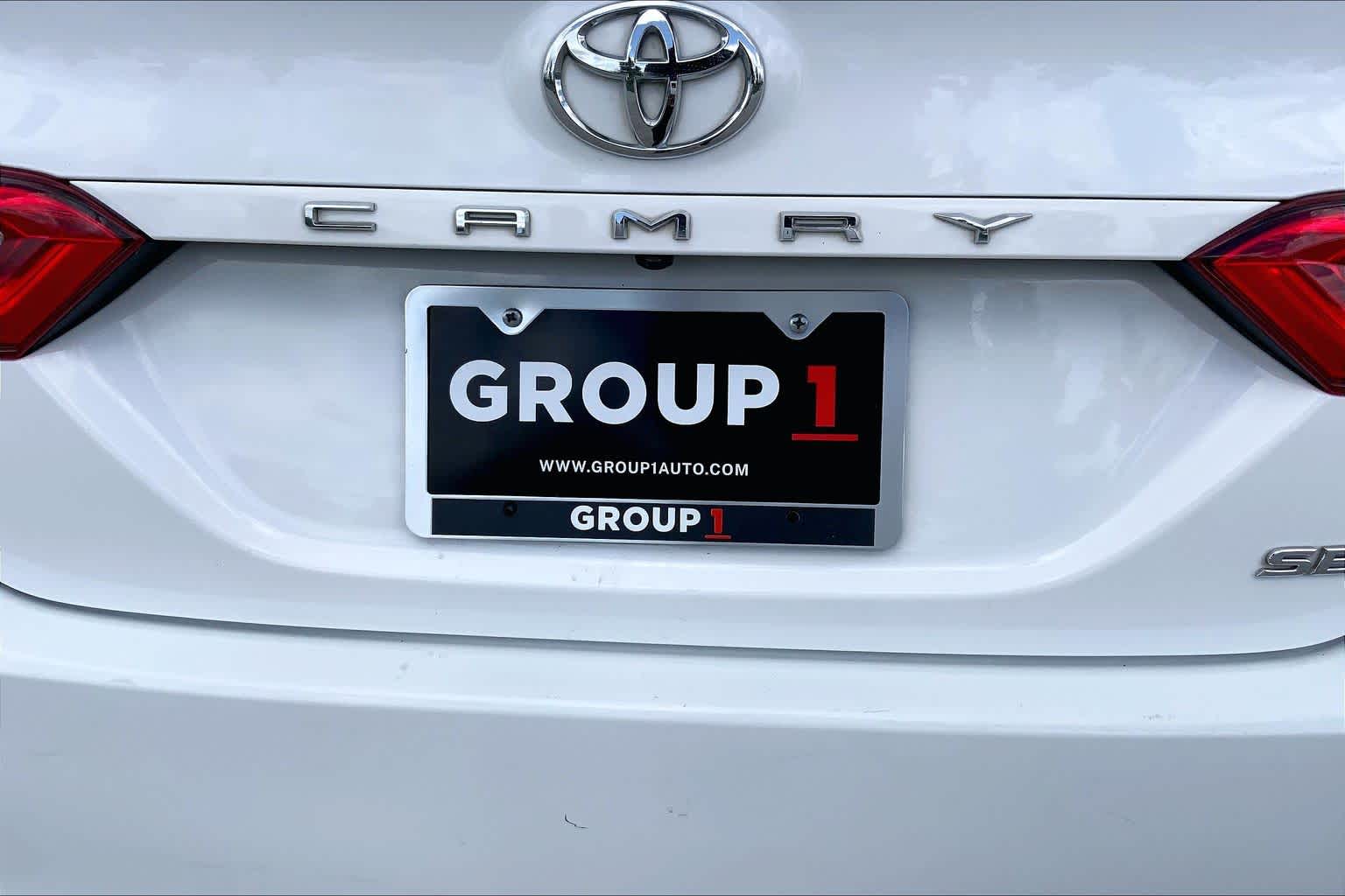 2019 Toyota Camry SE Super White at Beck & Masten Kia