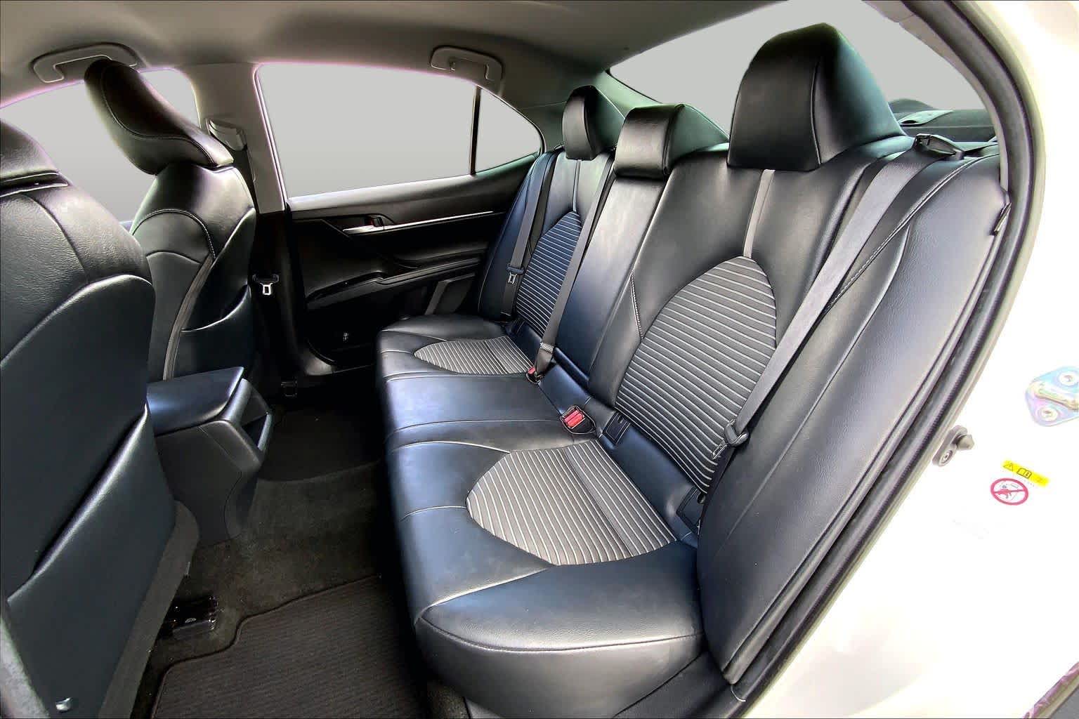2019 Toyota Camry SE Super White at Beck & Masten Kia