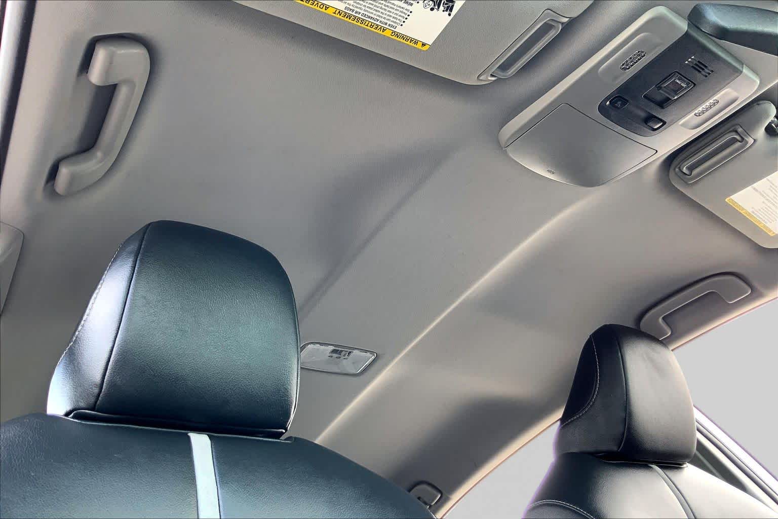 2019 Toyota Camry SE Super White at Beck & Masten Kia