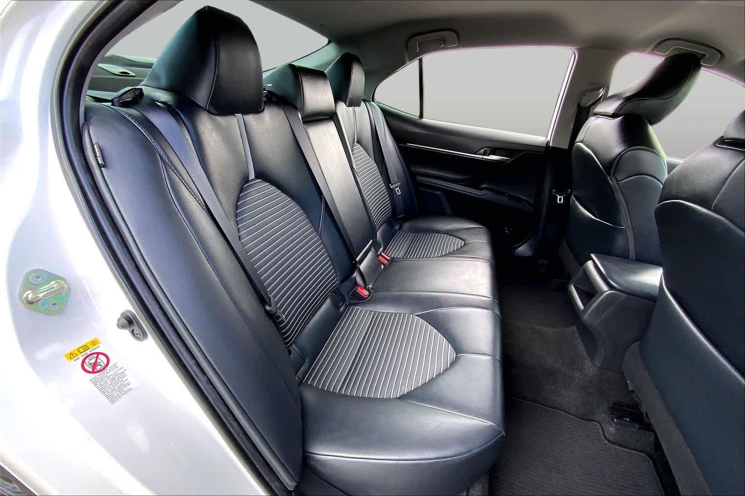 2019 Toyota Camry SE Super White at Beck & Masten Kia