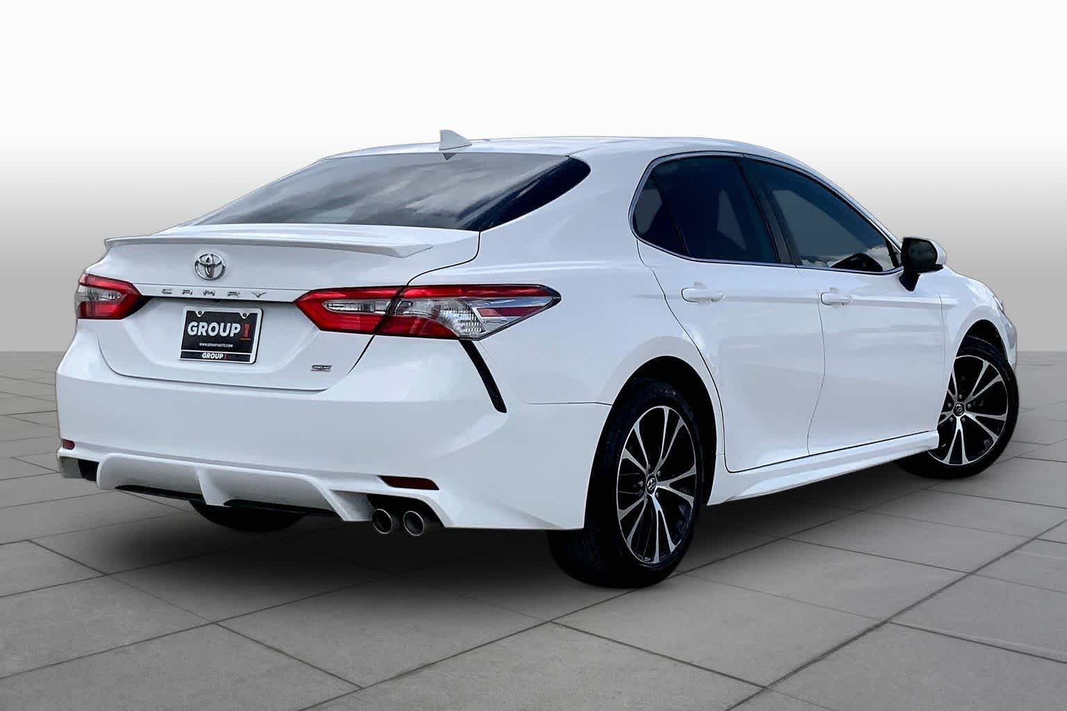 2019 Toyota Camry SE Super White at Beck & Masten Kia