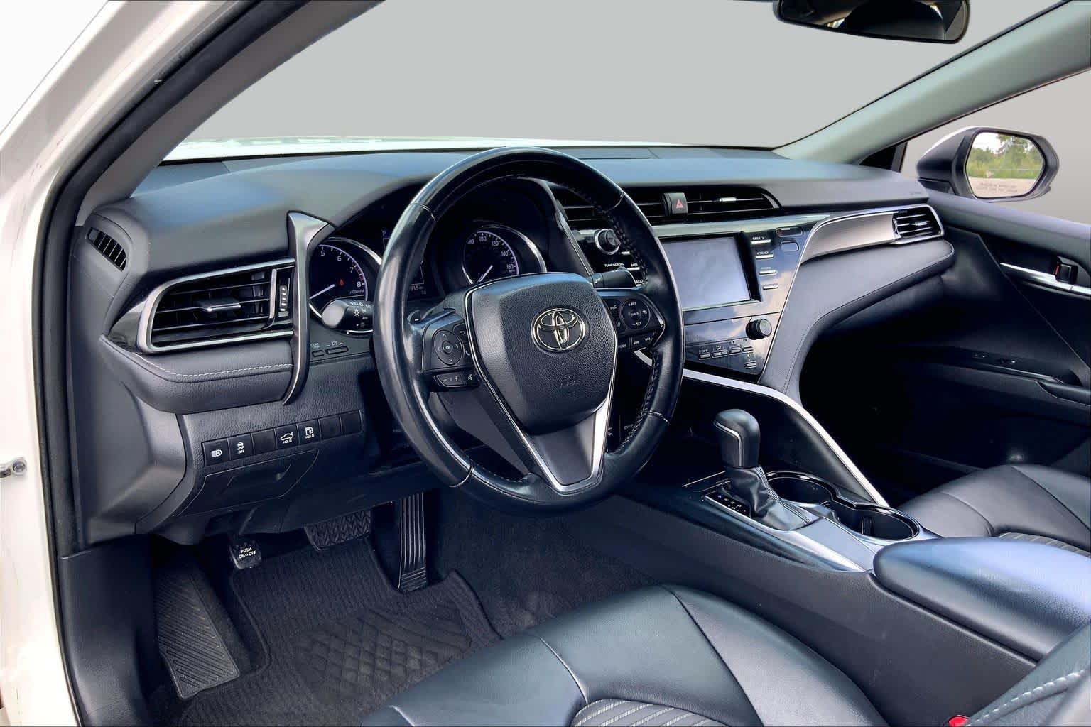 2019 Toyota Camry SE Super White at Beck & Masten Kia
