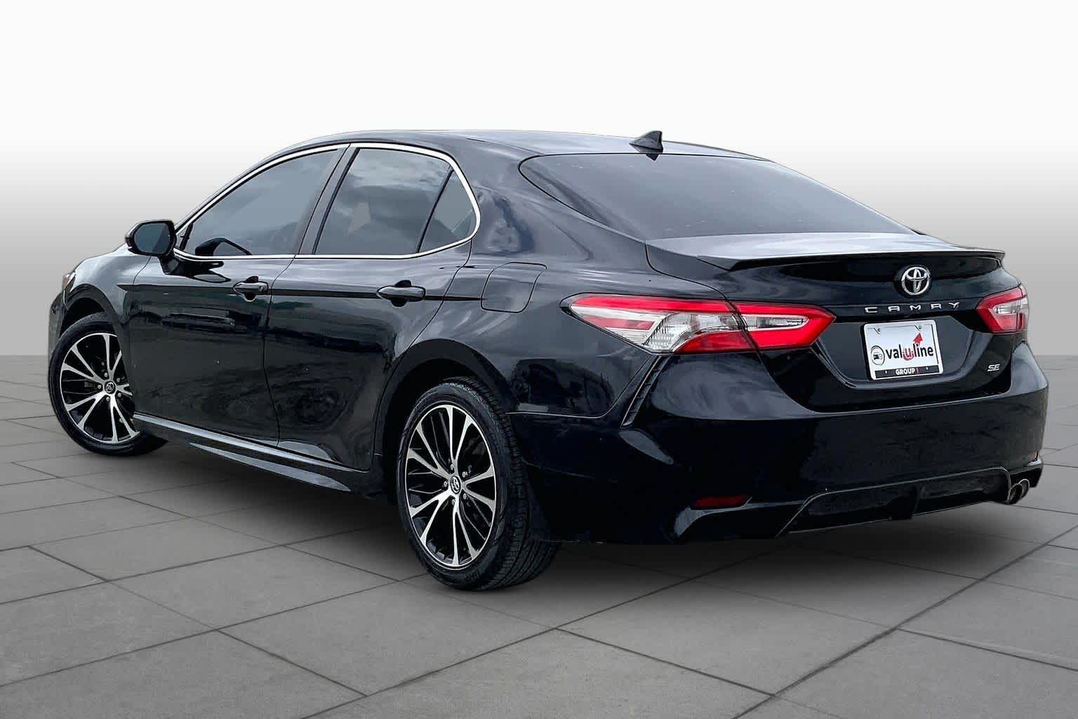 2019 Toyota Camry SE - 11